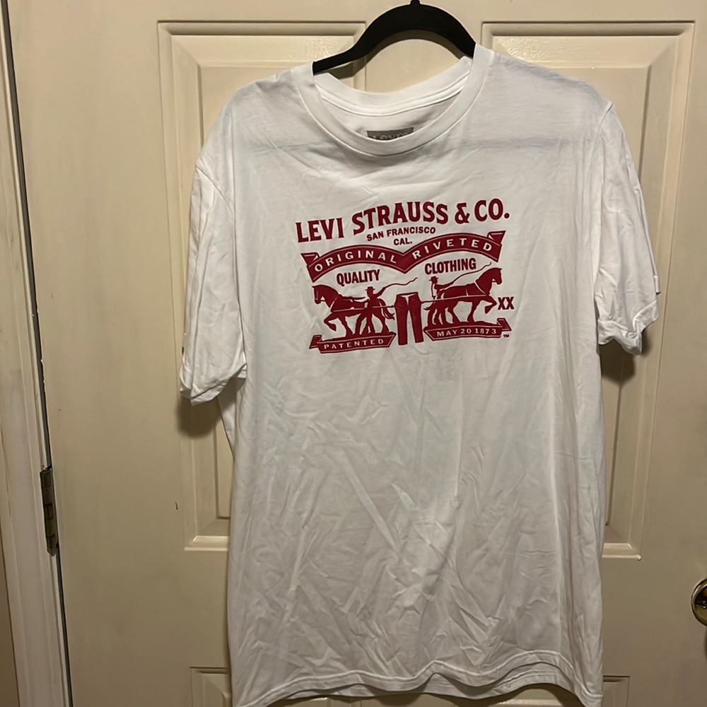 Levi T-shirt